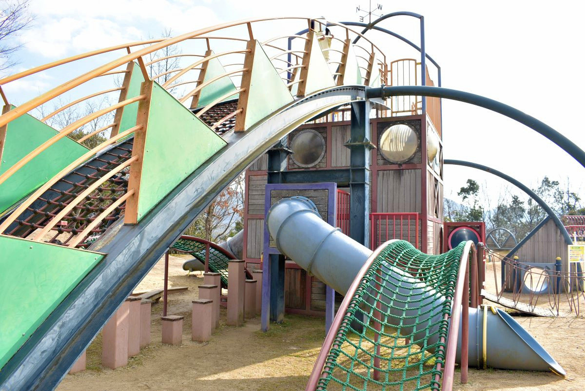 地元っ子に大人気！ 大きな遊具で遊べる岡山県南の公園おすすめ7選