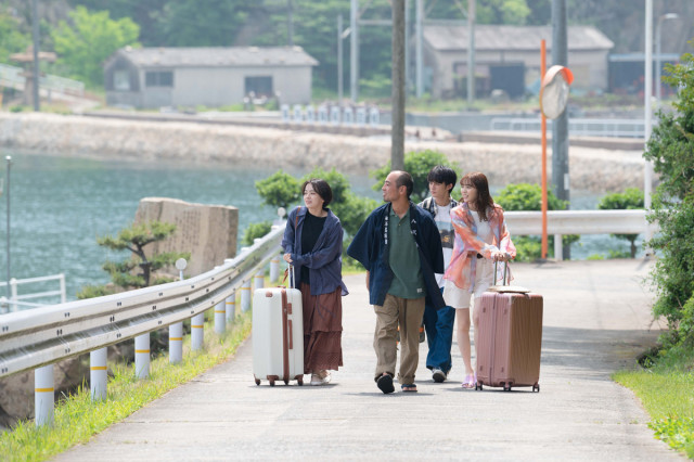 映画『リゾートバイト』舞台挨拶付き先行プレミア上映会開催（10/5開催）