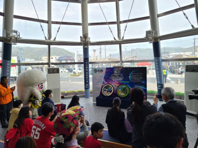 井原市にガンダムマンホール寄贈！デザインは星空保護区・美星天文台と平櫛田中美術館・鏡獅子コラボの2種類