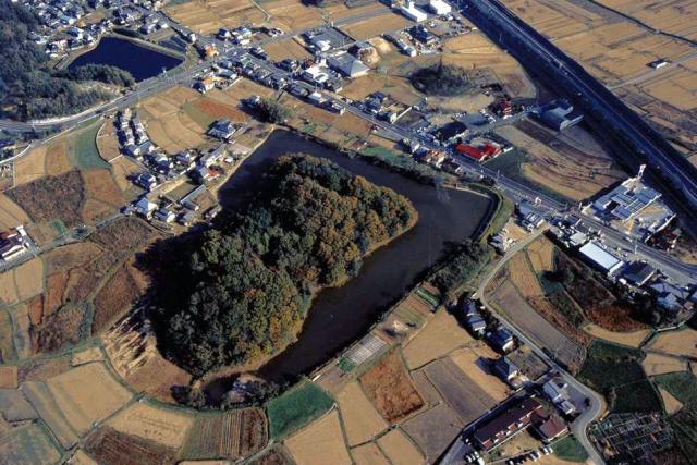 両宮山古墳