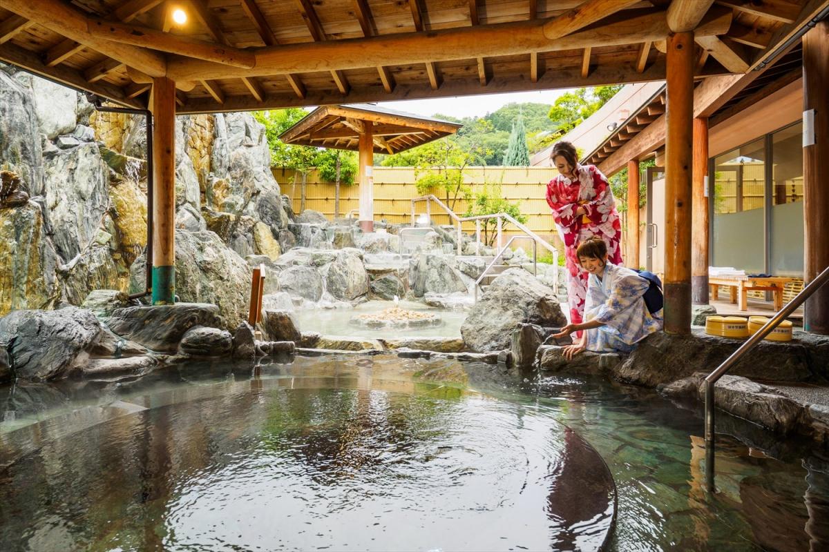 湯郷鷺温泉館
