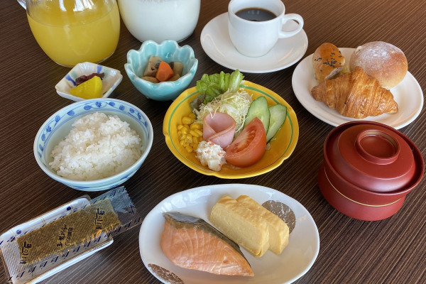 朝食