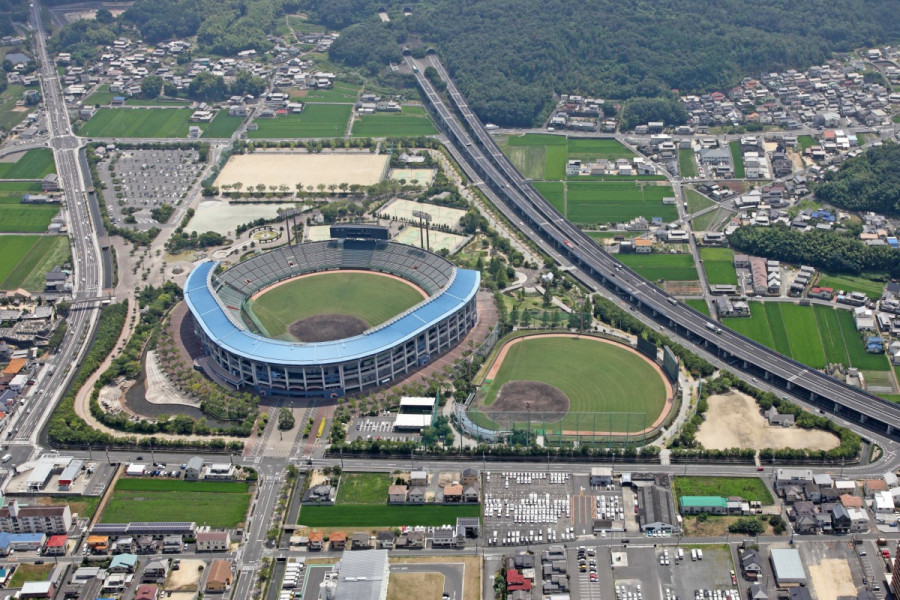 岡山県倉敷スポーツ公園 （マスカットスタジアム）