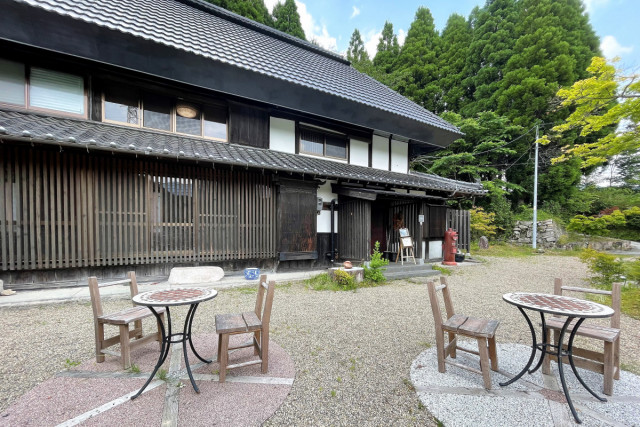かがみの近代美術館