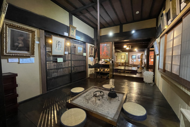 かがみの近代美術館