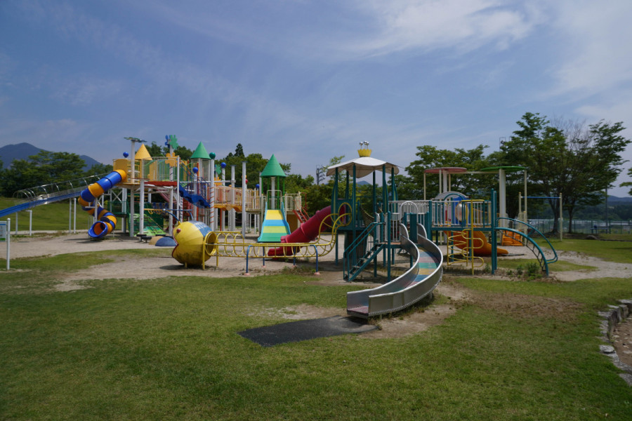 奈義町総合運動公園（B&G海洋センター）