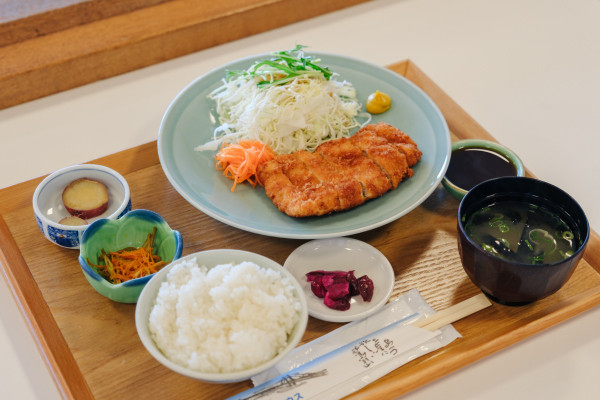 チキンカツ定食