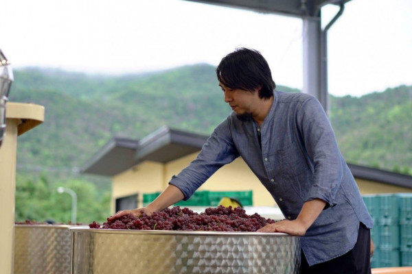 渡邉隆之氏（wineshop＆stand slowcave）