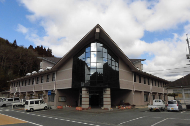 高梁市川上総合学習センター