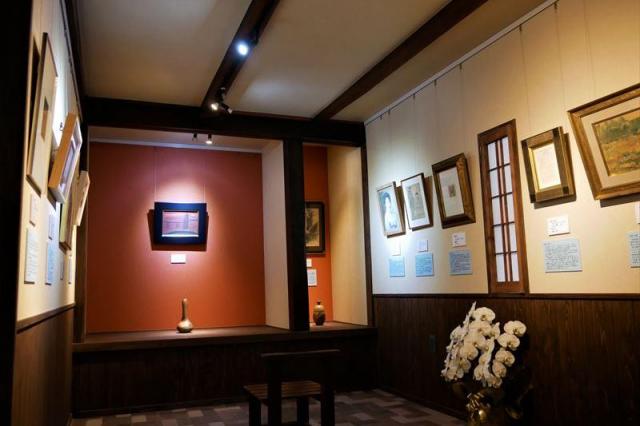 かがみの近代美術館