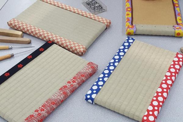 高田織物ではミニ畳作り体験ができます。（10名以上の団体）