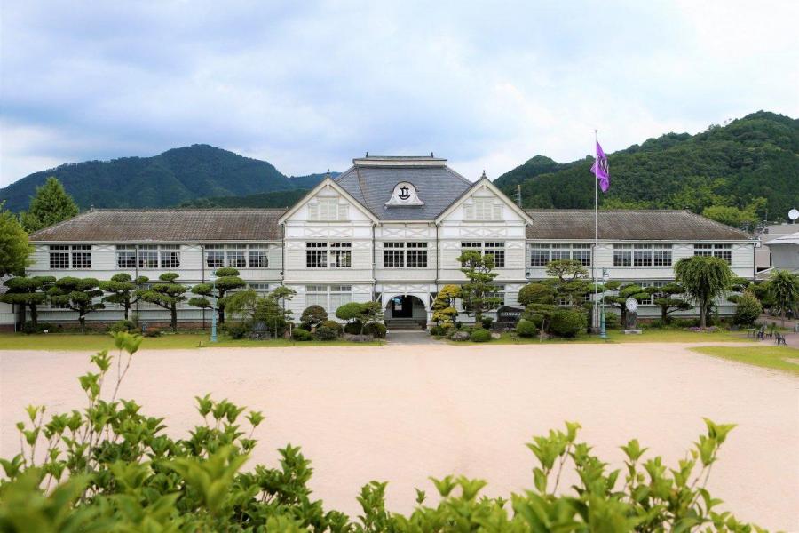 旧遷喬尋常小学校ボランティアガイド
