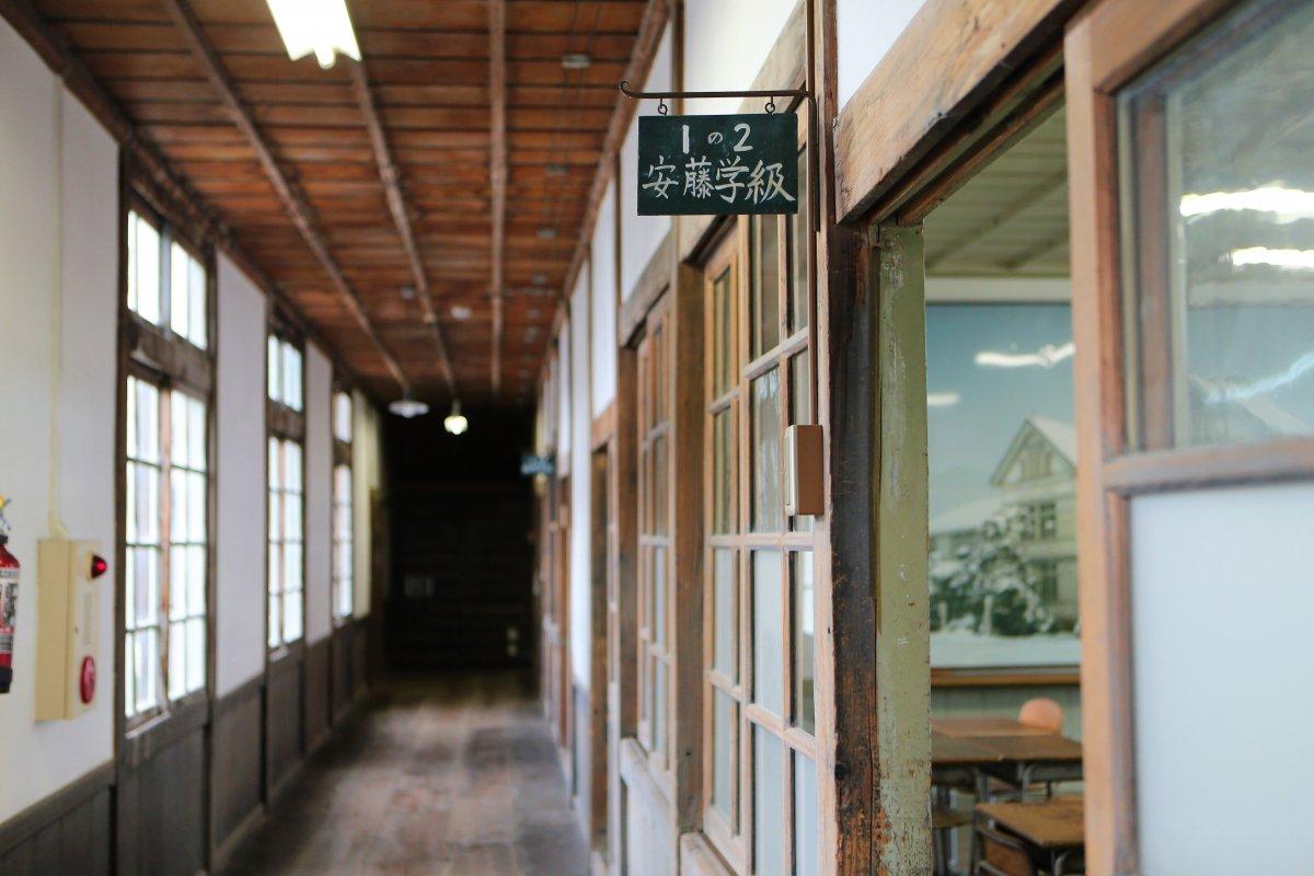レビュー高評価の商品 旧遷喬尋常小学校ボランティアガイド｜観光スポット 岡山観光 | 人文+社会