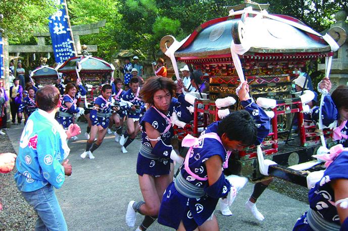 真鍋島の走り神輿