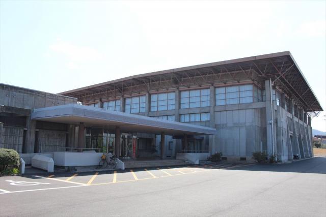 笠岡市民体育センター
