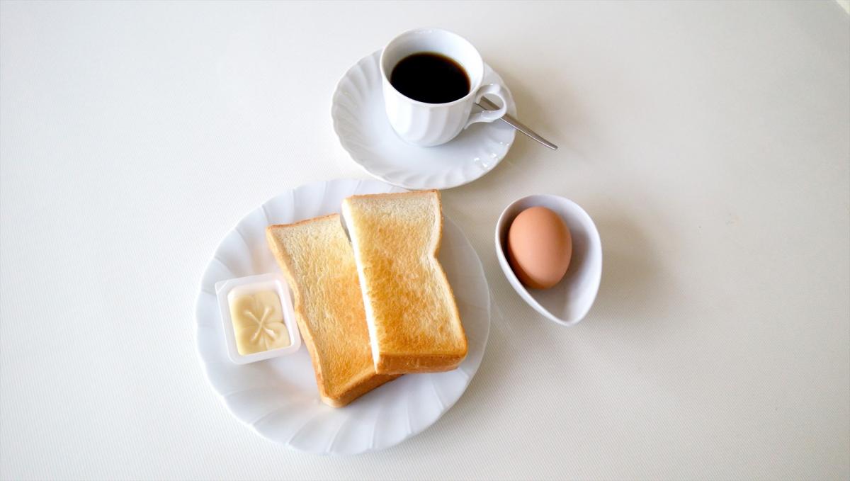 トースト・ゆで卵・ホットコーヒーの朝食無料