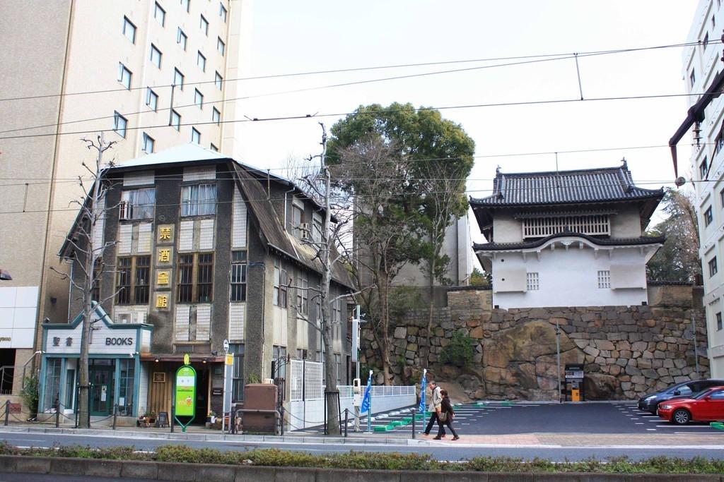 禁酒会館の隣には、岡山城西の丸西手櫓が！