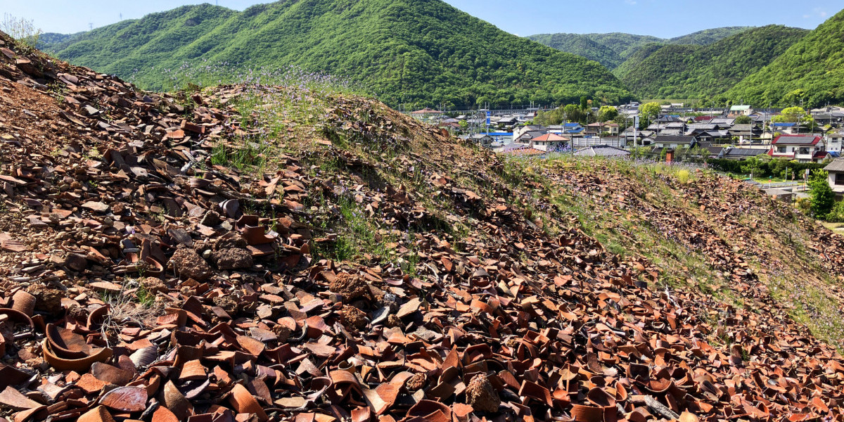 備前焼のふるさと「伊部南大窯跡」。巨大な窯と物原は唯一無二の光景！（備前市）