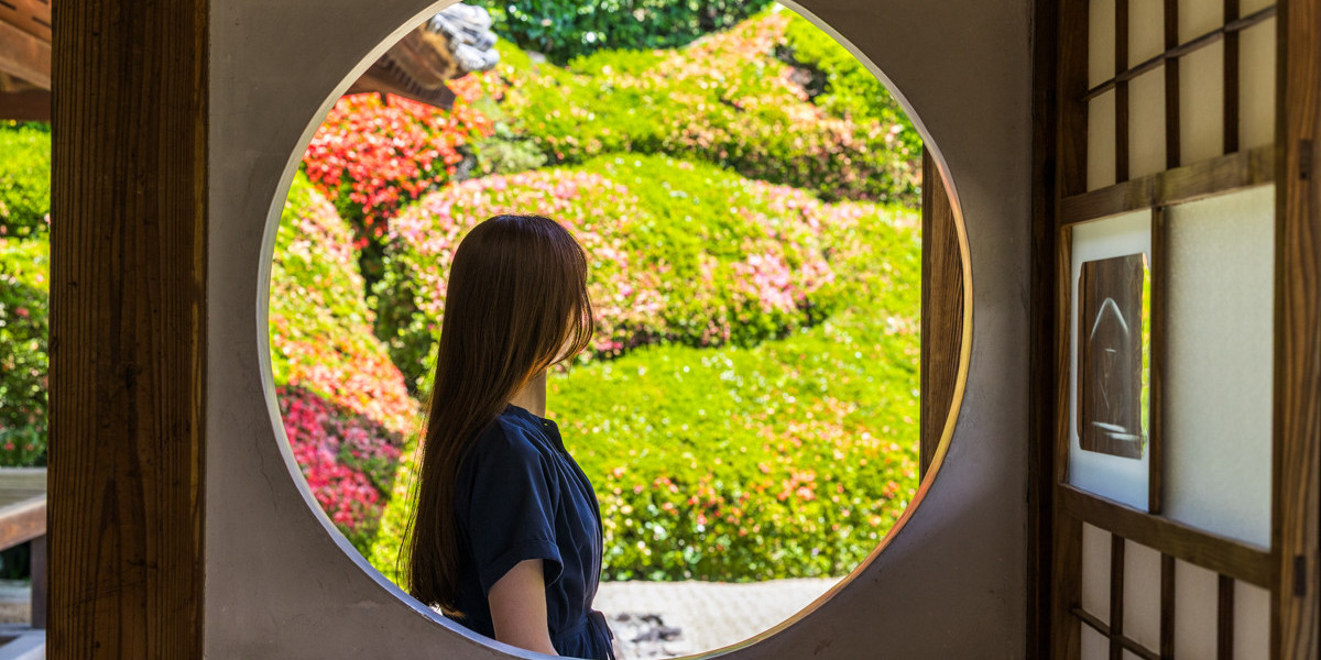 知る人ぞ知る名所「頼久寺庭園」は静寂の絶景！