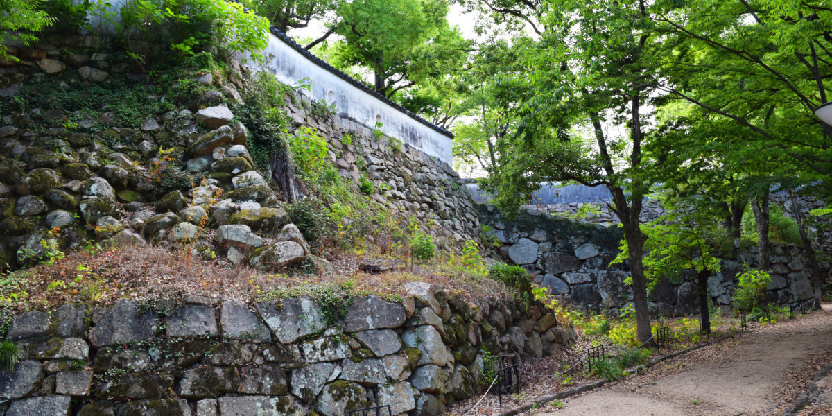 岡山城の石垣を深掘り！市街地に残された石垣を探索しよう♪