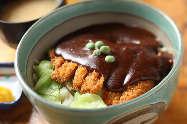 デミカツ丼