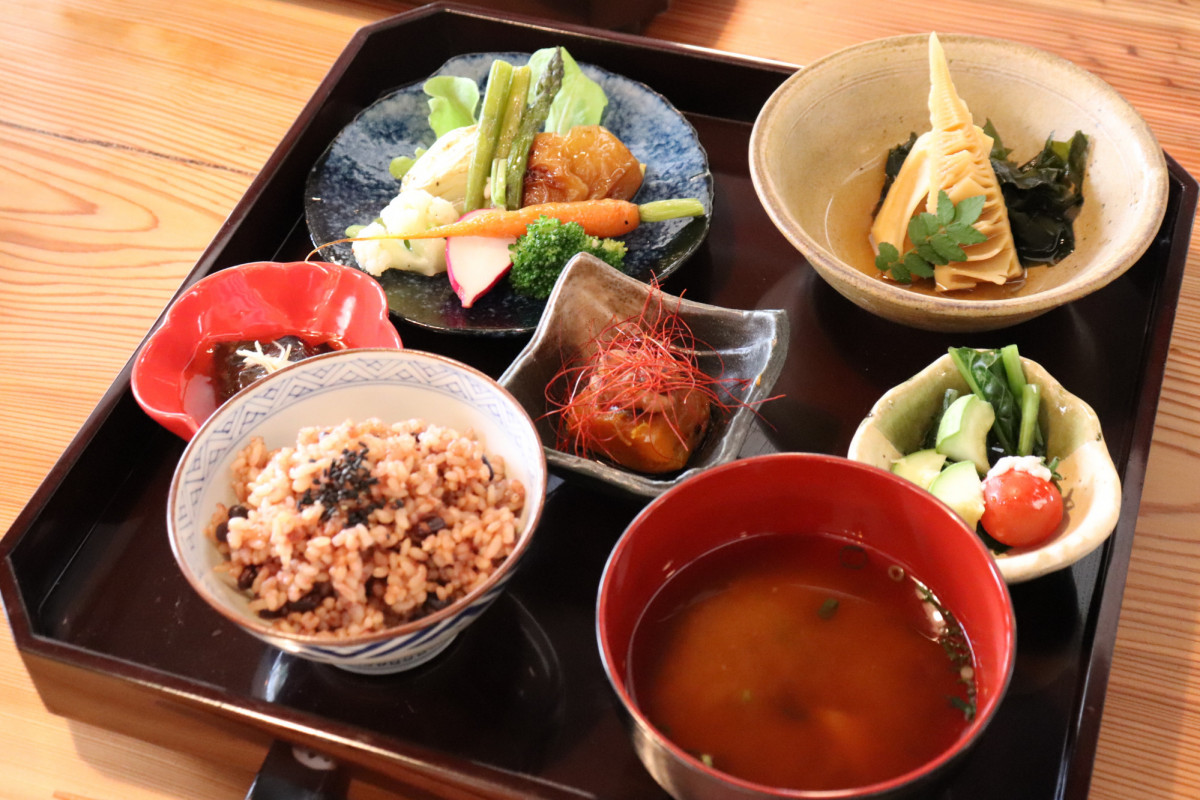 アジサイ咲く建部町。ポツンなカフェが今あつい！