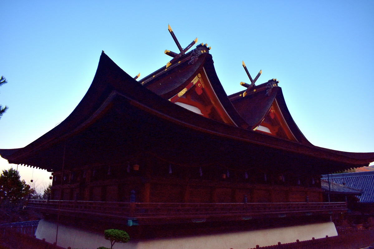 朝のシルエットが神々しい！「吉備津神社」早朝参拝へ行ってみた