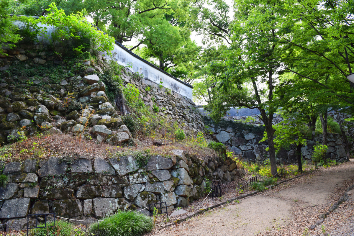 岡山城の石垣を深掘り！市街地に残された石垣を探索しよう♪
