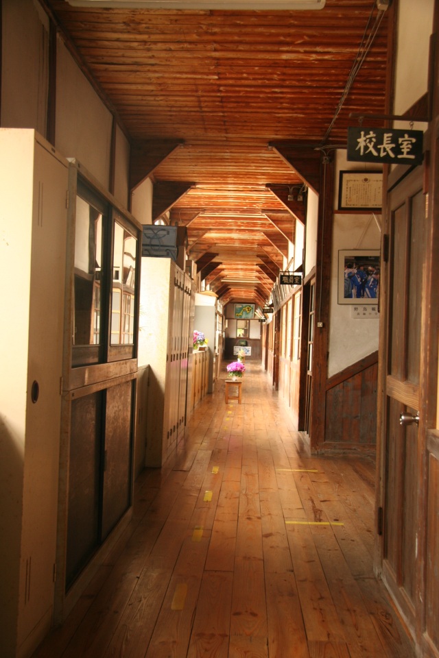 真鍋中学校（縦）