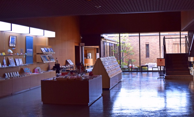 笠岡市立竹喬美術館