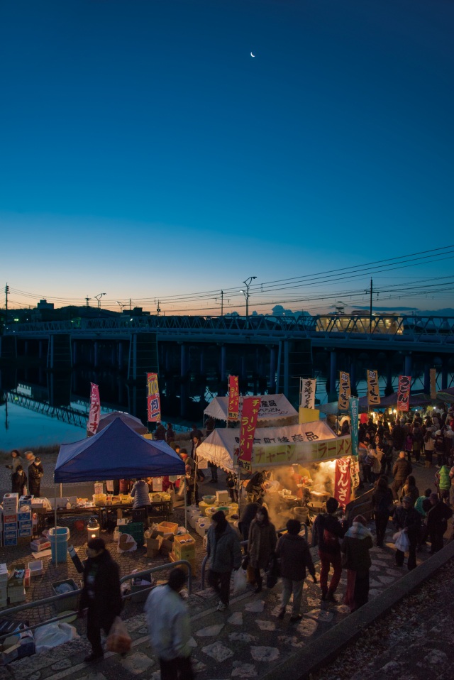 京橋朝市（縦）