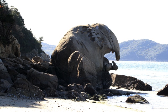 象岩