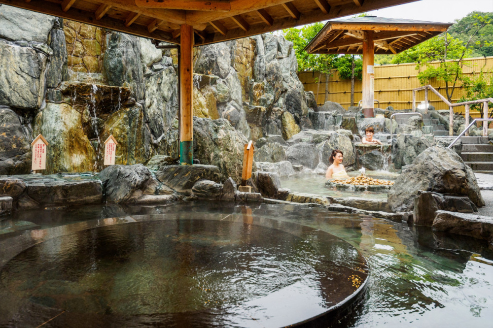 ちょっと足をのばして、岡山県北の有名温泉地へ