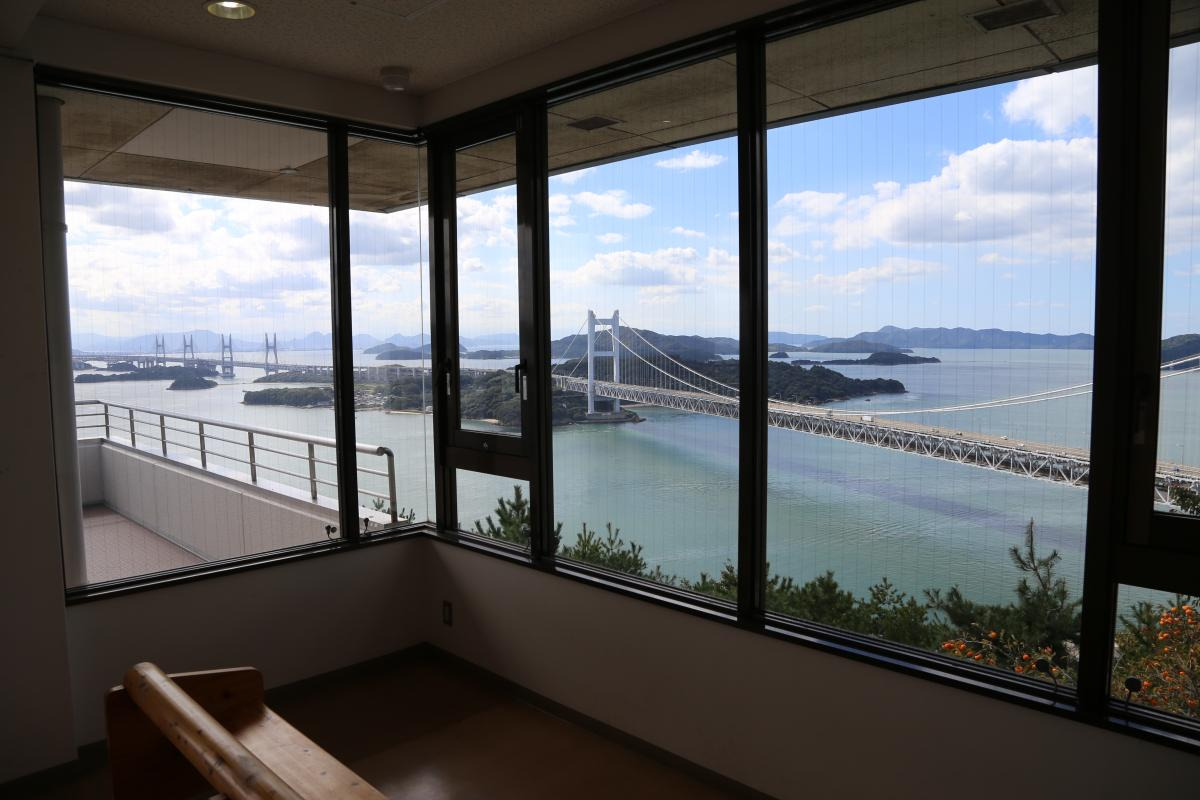鷲羽山ビジターセンター（館内からの眺望）