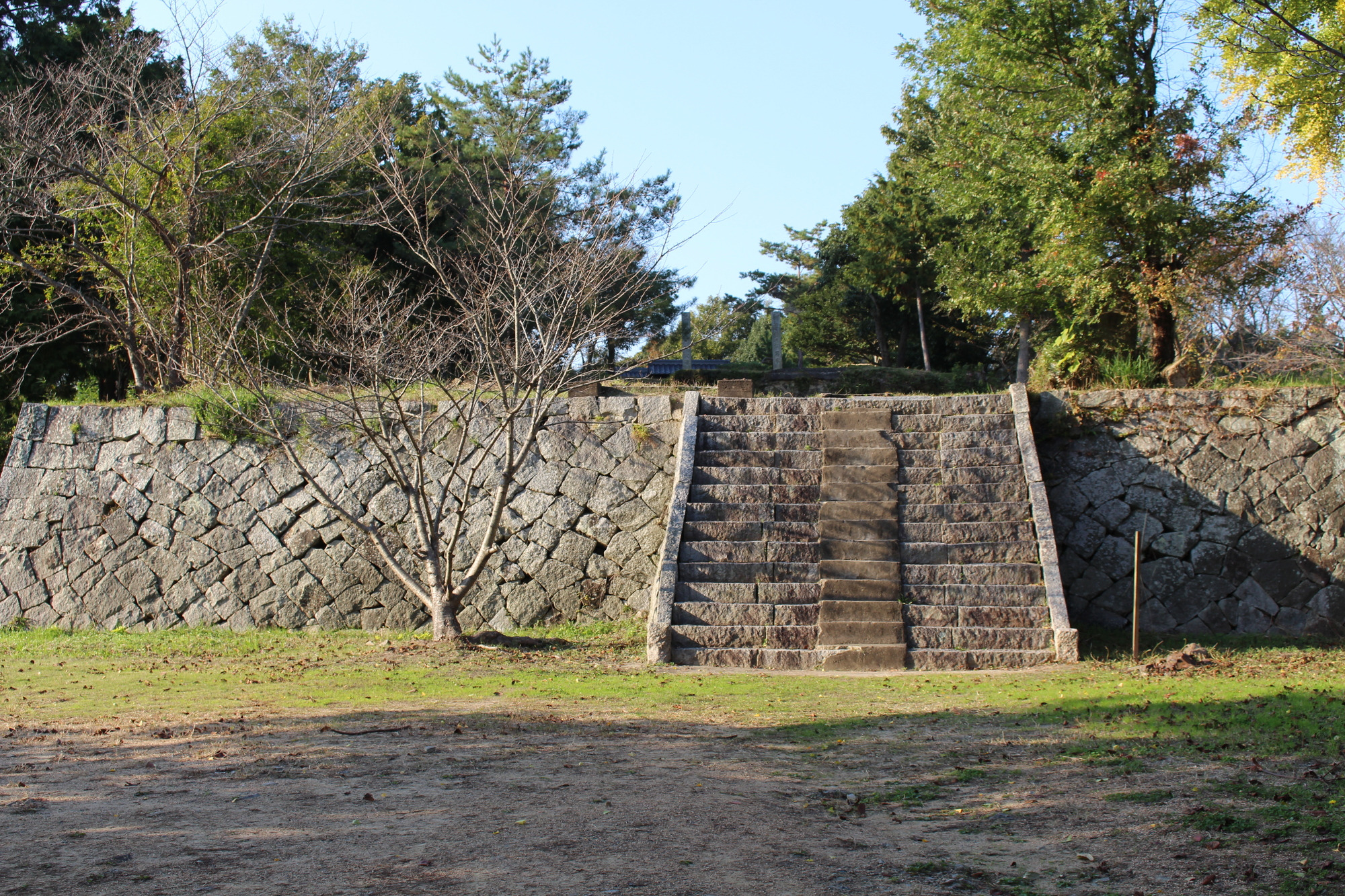 艮御崎神社(正面)