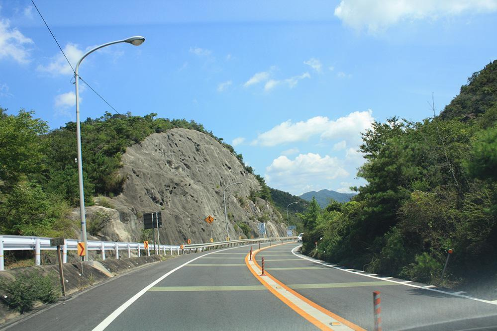 三三七拍子の路面