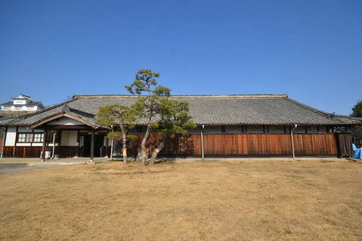 鶴山館（外観）