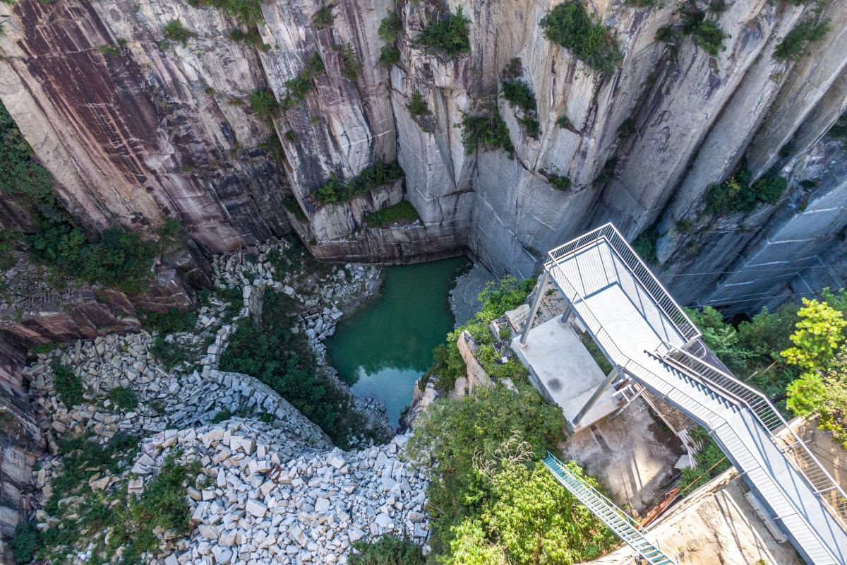 石切りの渓谷展望台
