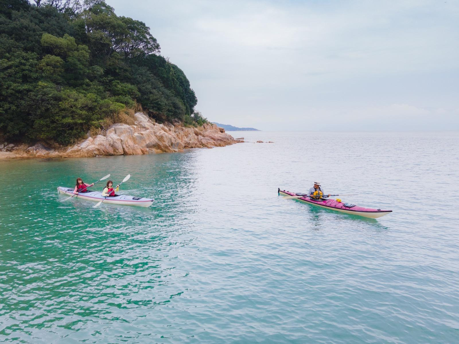 シーカヤックに乗ってアイランドホッピング