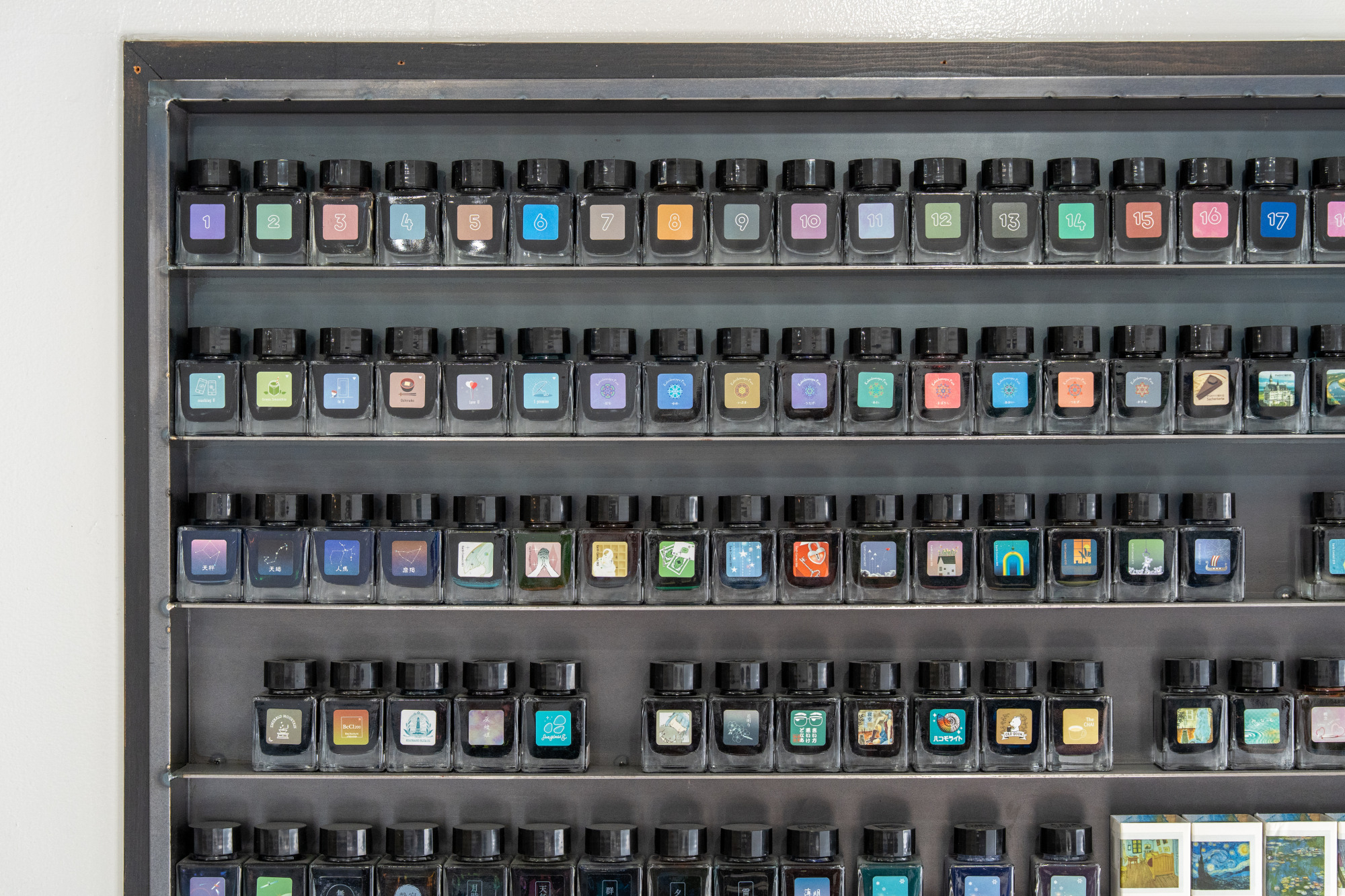 ショップで専用のインクも販売（※完全予約制）