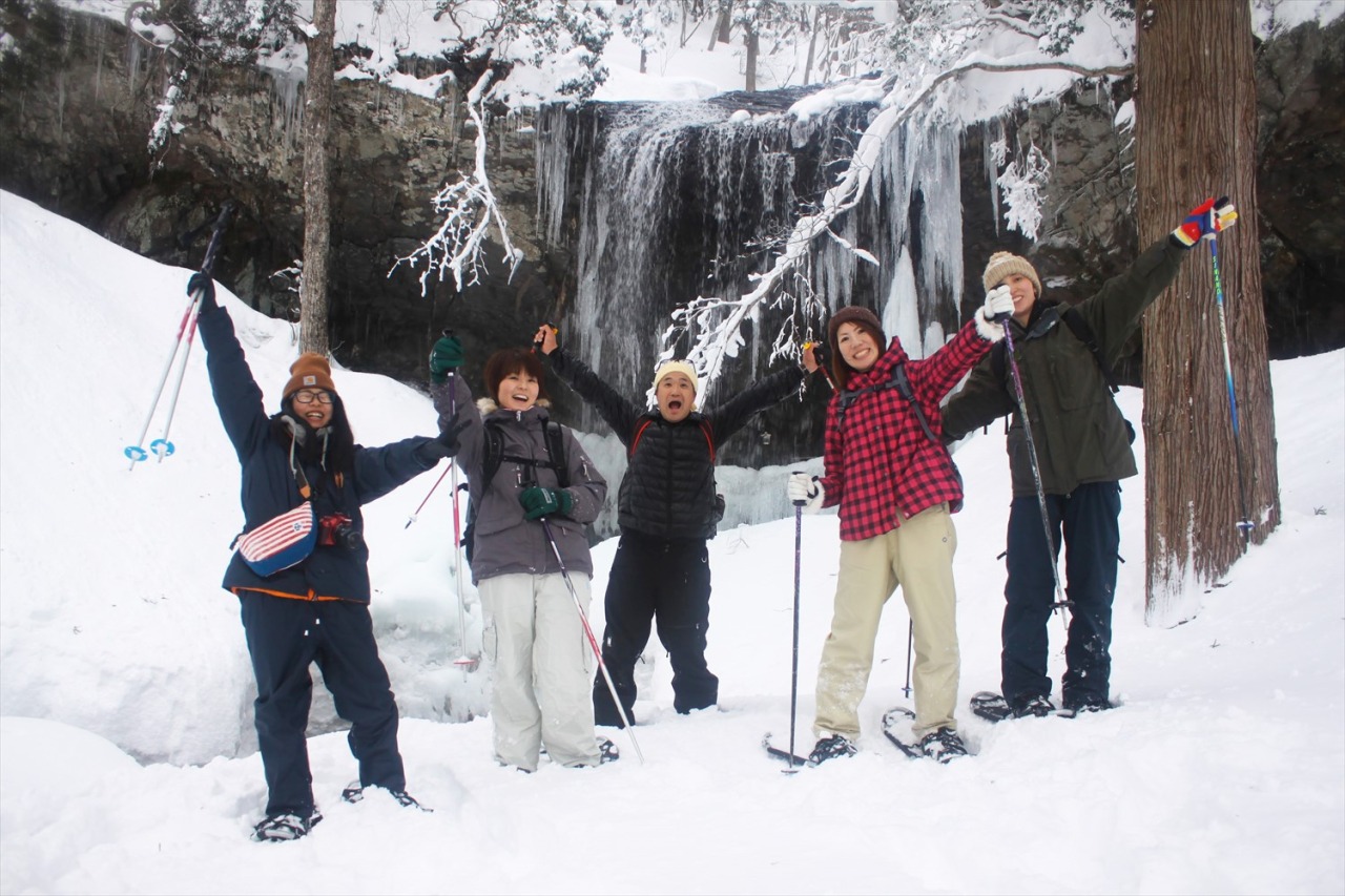 初心者もOK! 絶景と非日常が味わえる岡山県北のスノーシュー体験ツアー