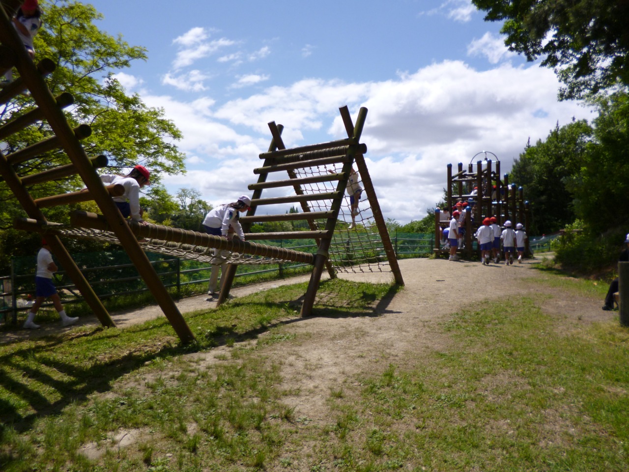 花に遊具にキャンプに! 個性いろいろ早島町の3つの公園をご紹介