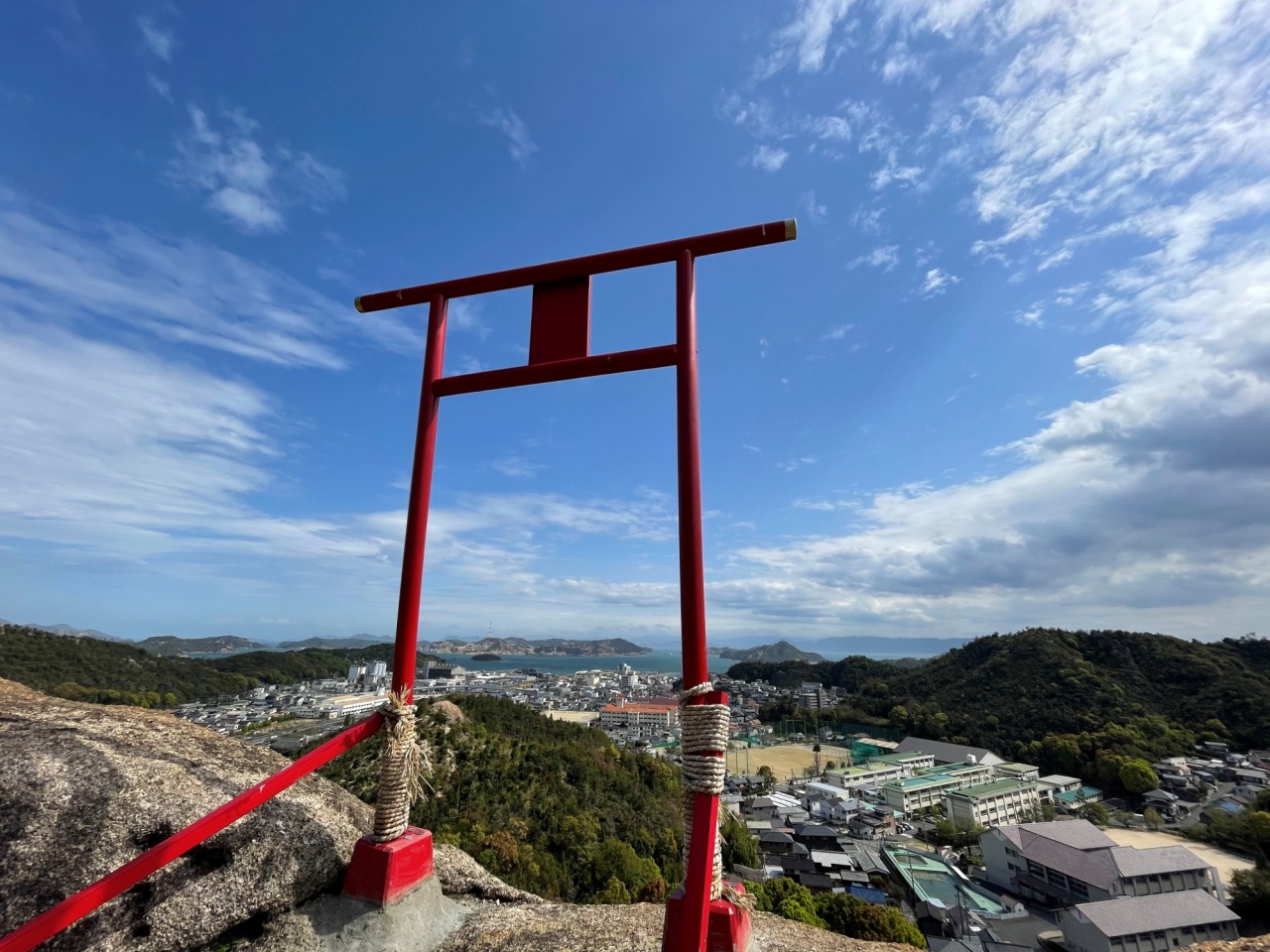 玉野の新スポット!「天空の鳥居」を見た後は宇野駅周辺グルメを楽しむ1泊2日の旅