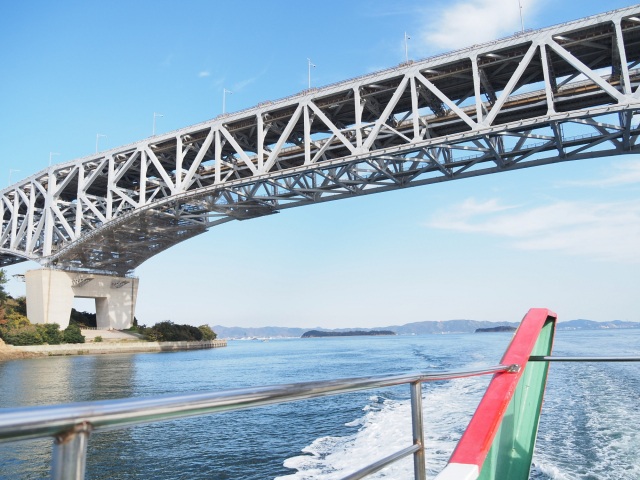 瀬戸大橋周遊観光船で約45分の絶景＆快適クルージング！