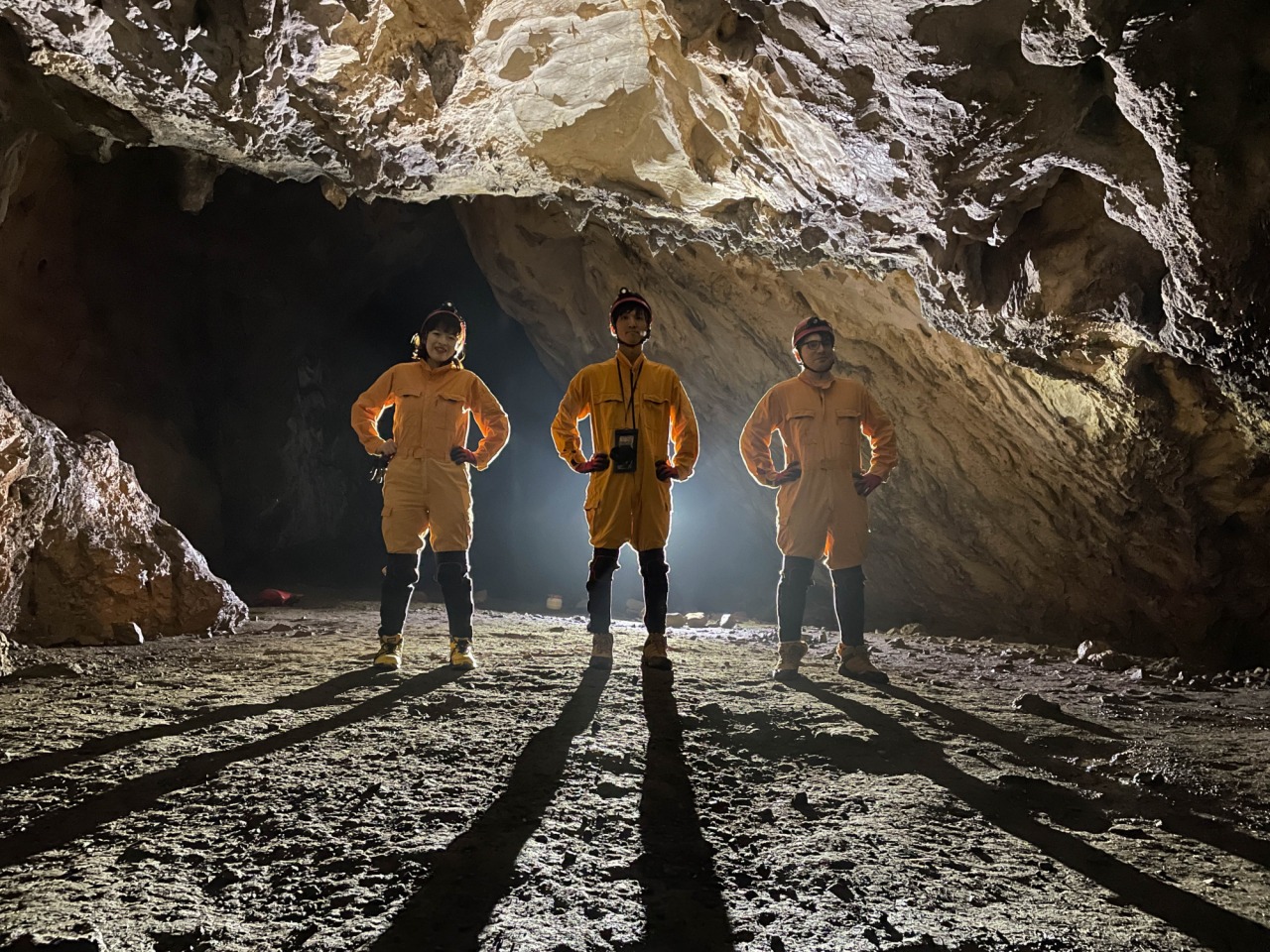 非日常の洞窟探検！新見の地下世界に潜入