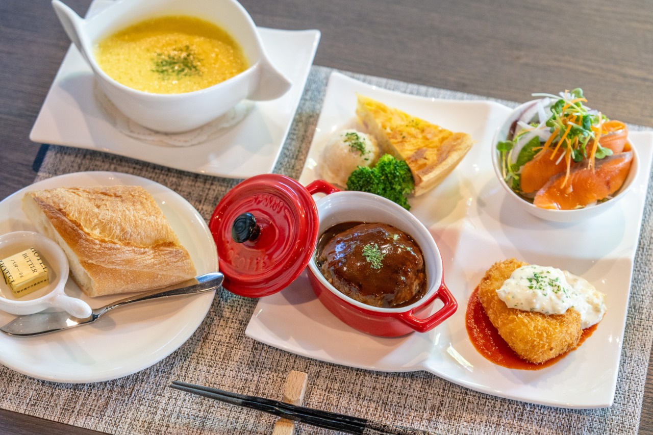 里庄町でランチ!「ル・コック・ルージュ」でカジュアルフレンチを楽しもう