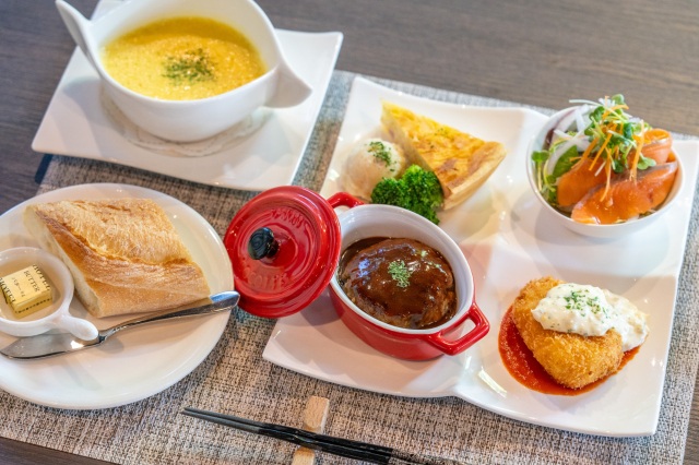 里庄町でランチ！「ル・コック・ルージュ」でカジュアルフレンチを楽しもう