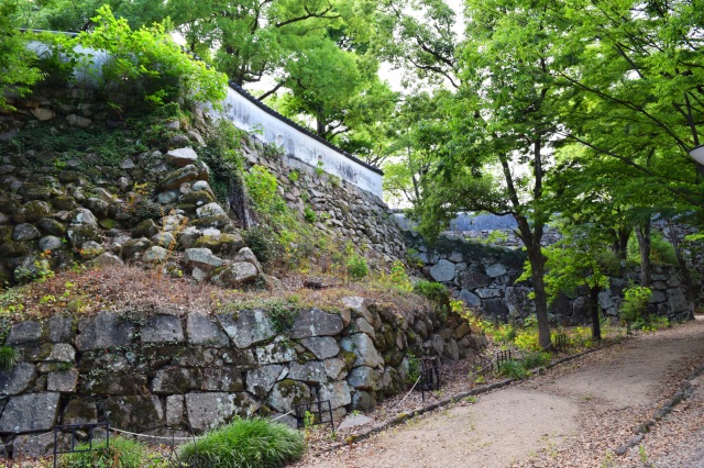 岡山城の石垣を深掘り！市街地に残された石垣を探索しよう♪
