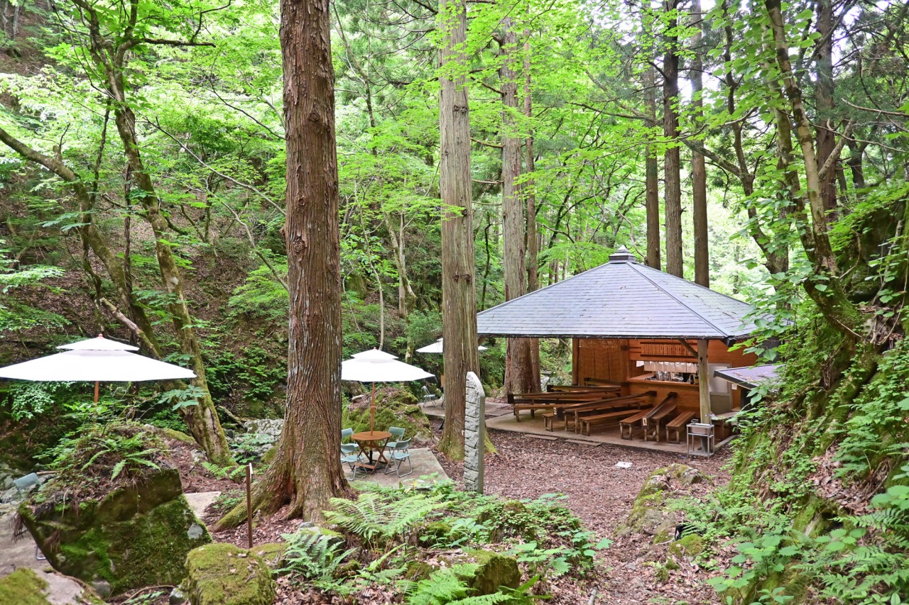 2025年から営業期間延長！癒しの空間「山乗渓谷のそうめん流し」（真庭市）