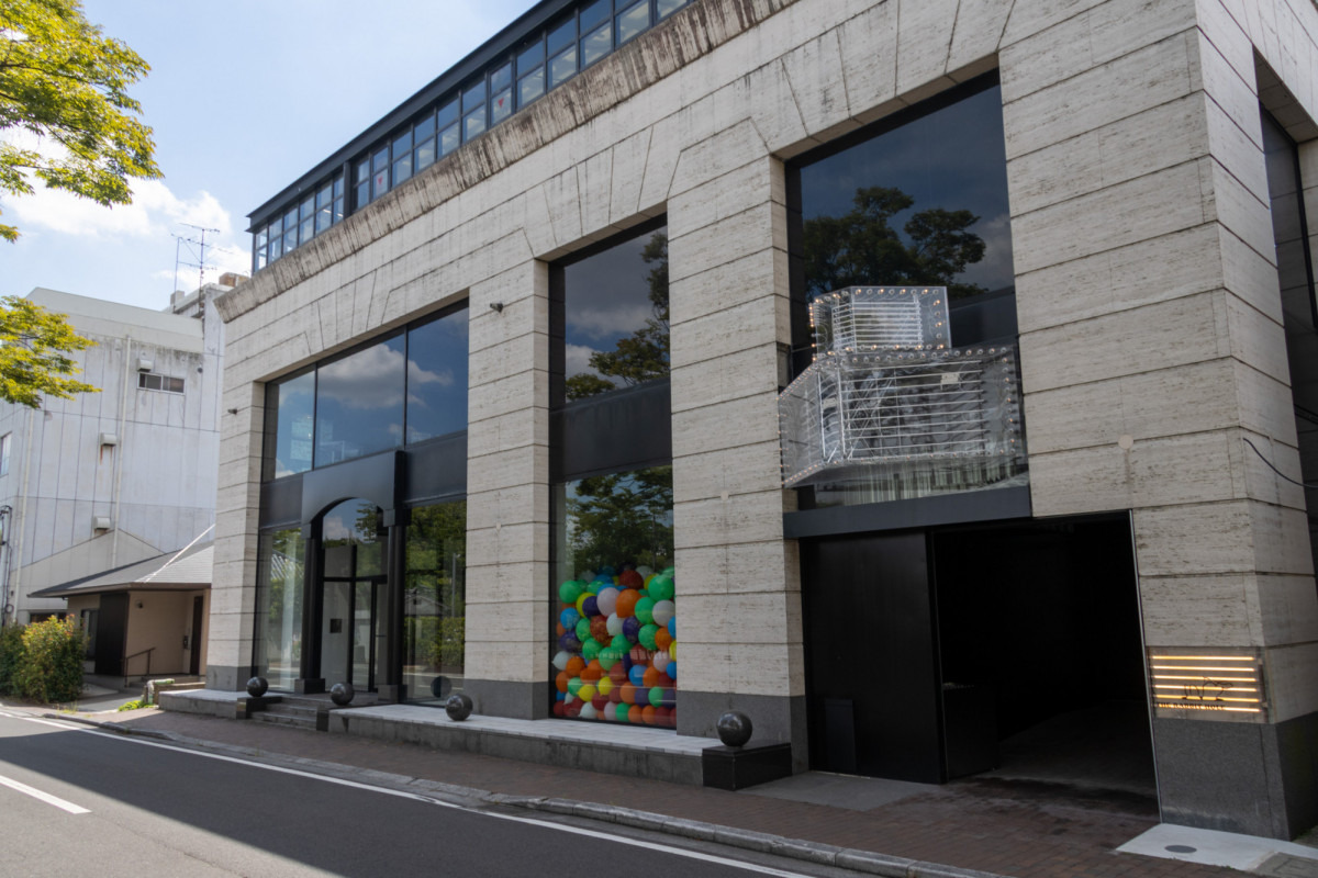 現代美術館「ラビットホール」 〜 岡山市中心部に生まれた現代アートの発信拠点